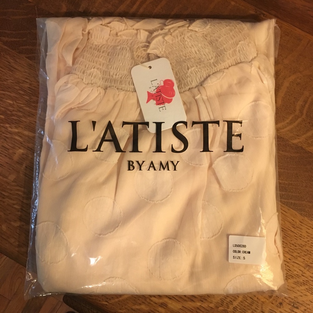 L'Atiste Chiffon Dot Cream Bell Sleeve Mini Dress - Picture 5 of 8